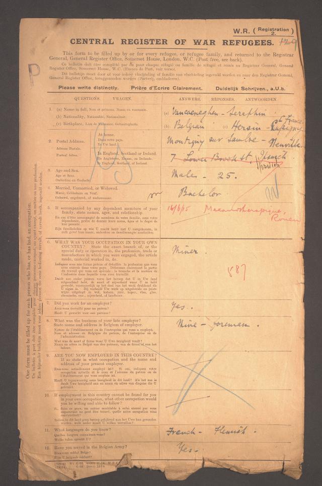 Voorblad van het individuele dossier uit het Central Register of Belgian Refugees van mijnwerker Seraphin Van Caeneghem.